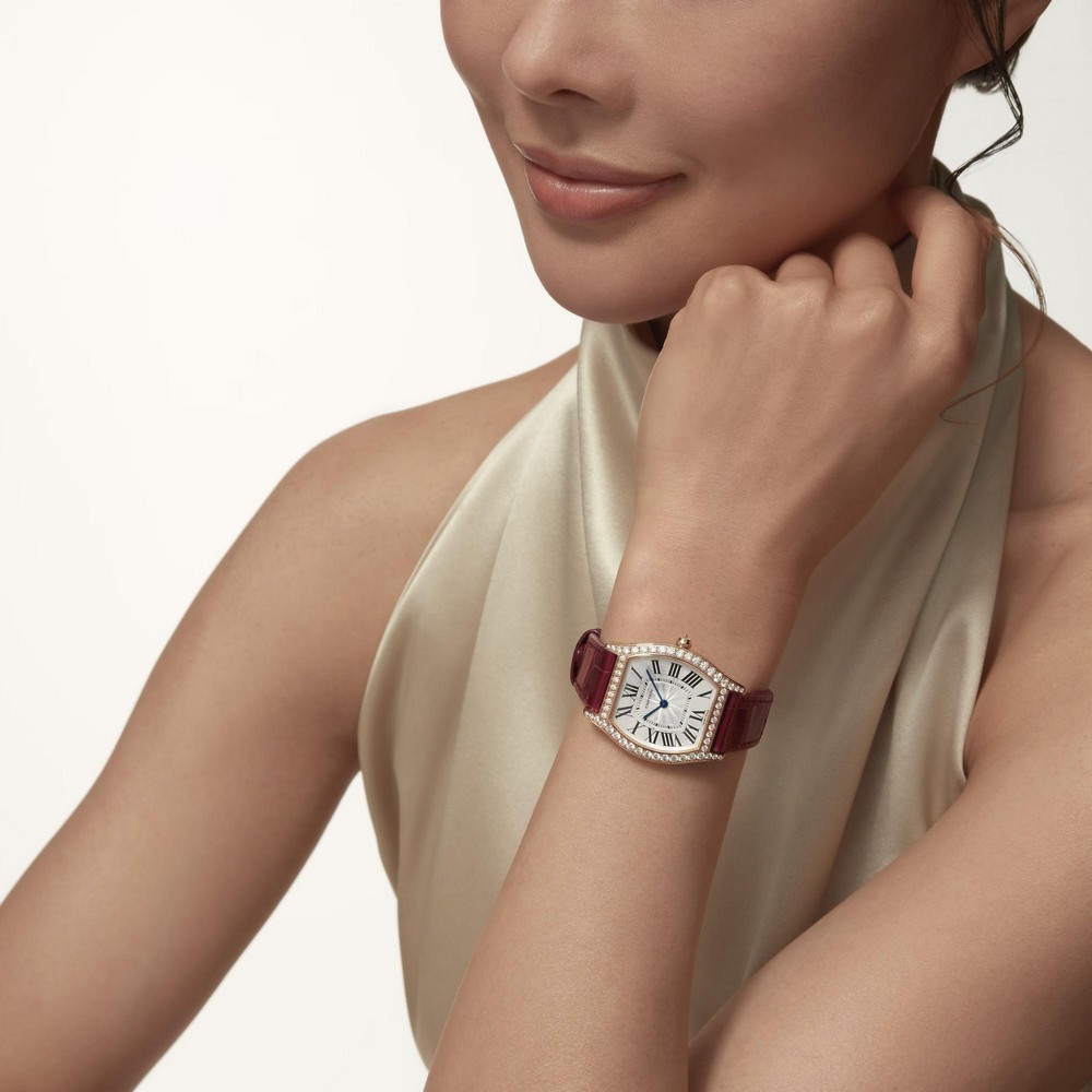 Đồng Hồ Cartier Tortue Medium Watch Nữ Đỏ Trắng